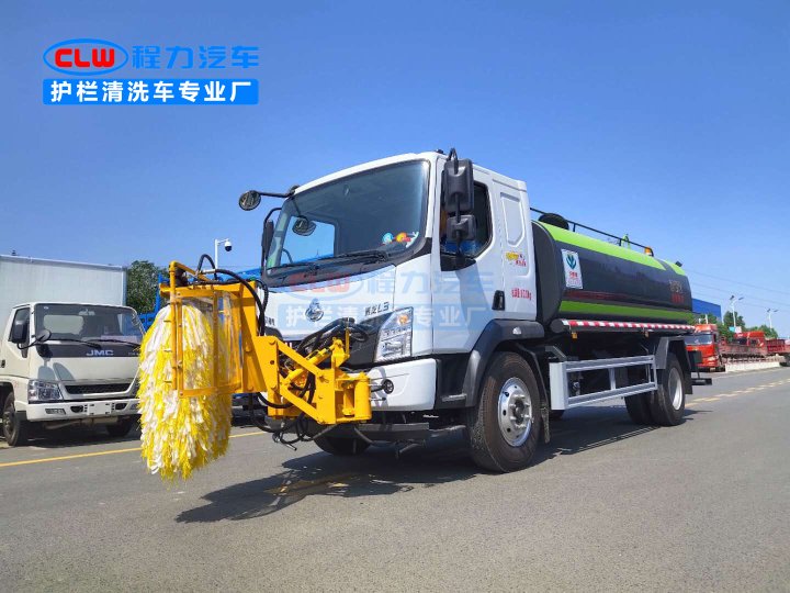 柳汽乘龍L3灑水車加裝護(hù)欄清洗機（一機兩用）